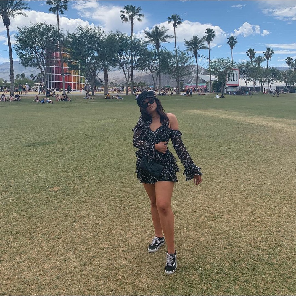ABOUT ME⚡️🍾 - Picture 2 of 3